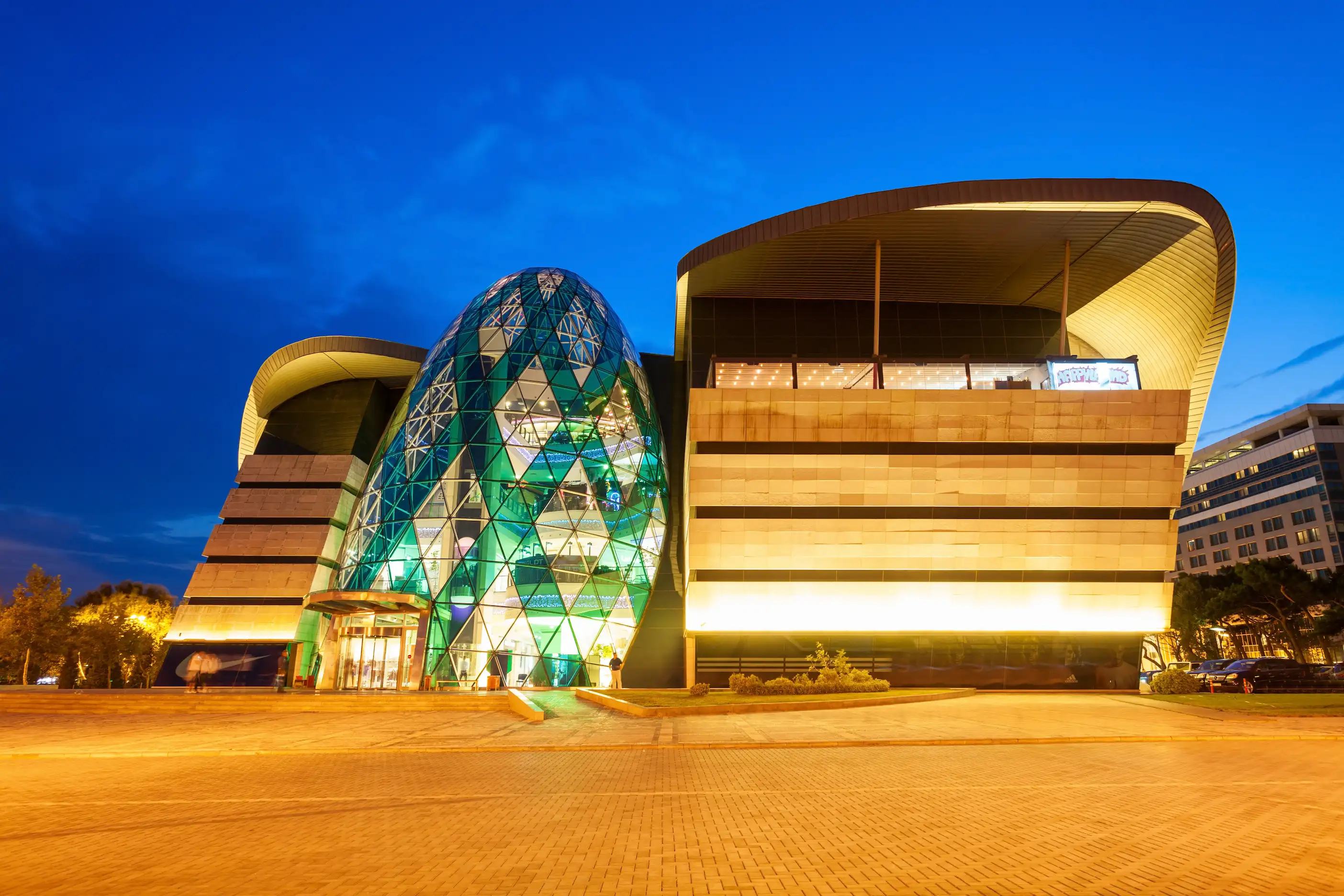 Park Bulvar Mall, located on Baku Boulevard at night.