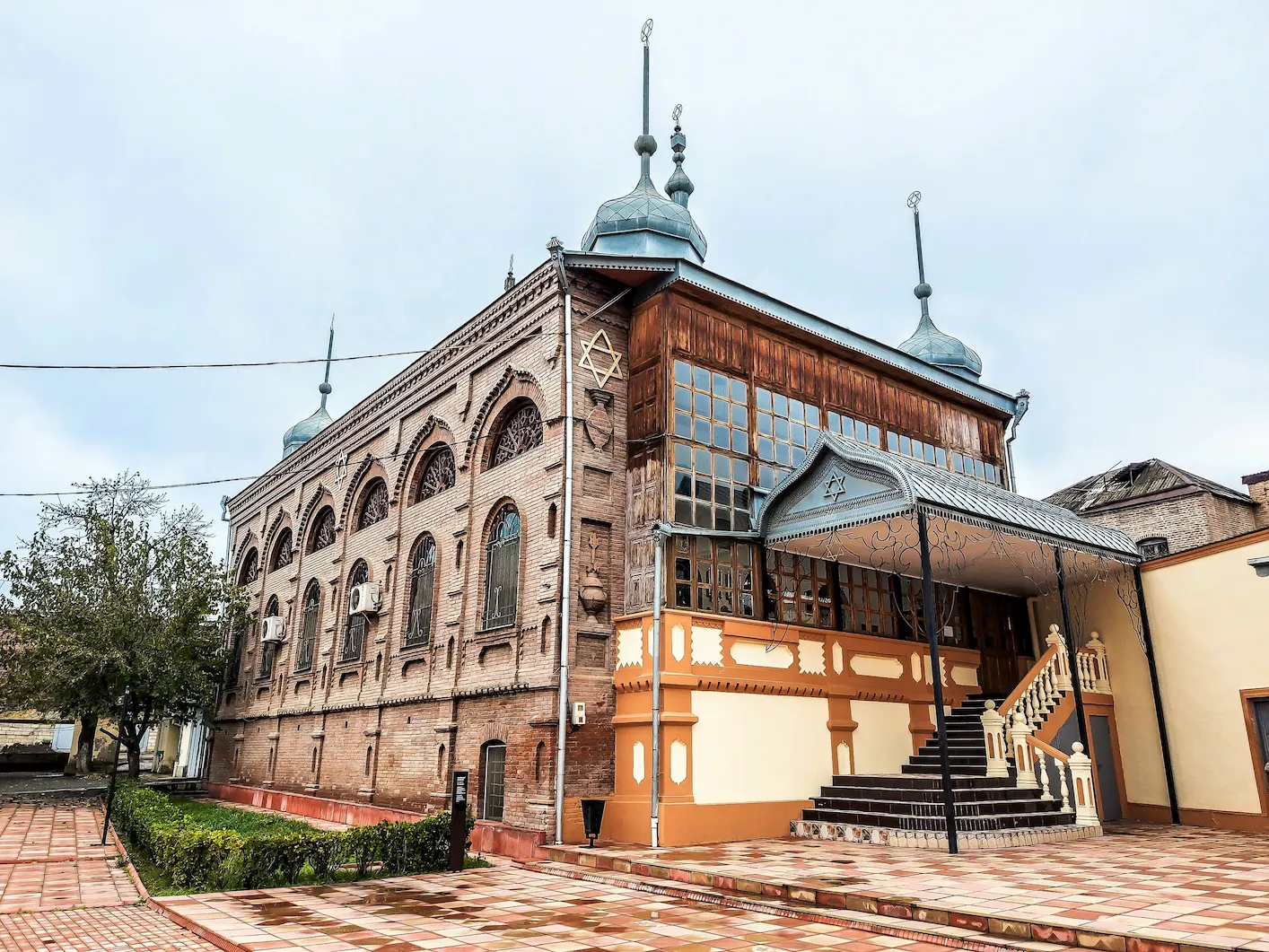 Six Dome Synagogue Krasnaya Sloboda Six-Dome Synagogue in Krasnaya Sloboda, Quba.